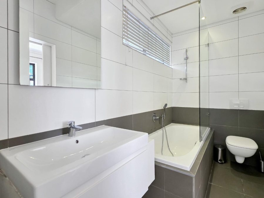 2 Bedroom Property for Sale in Green Point Western Cape